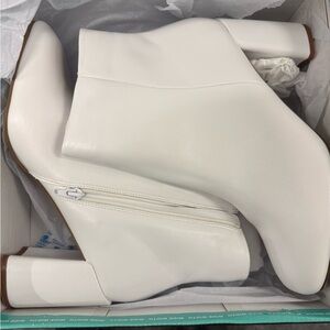 Elegant White Ankle Boots
